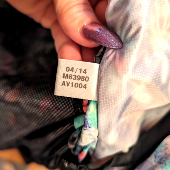 ADIDAS Print Relaxed Lightweight Windbreaker Jacket with hood & zippered pockets - Picture 6 of 7